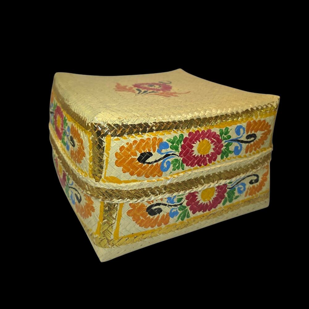 Hand Painted Mexican Folk Art Woven Palm Basket Trinket Jewelry Box Vintage